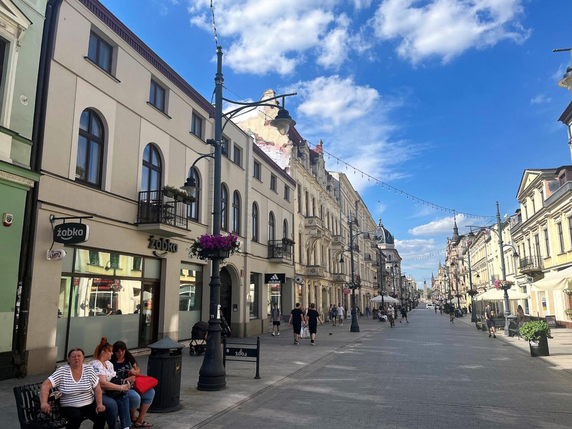 Home & Travel Лодз Екстериор снимка