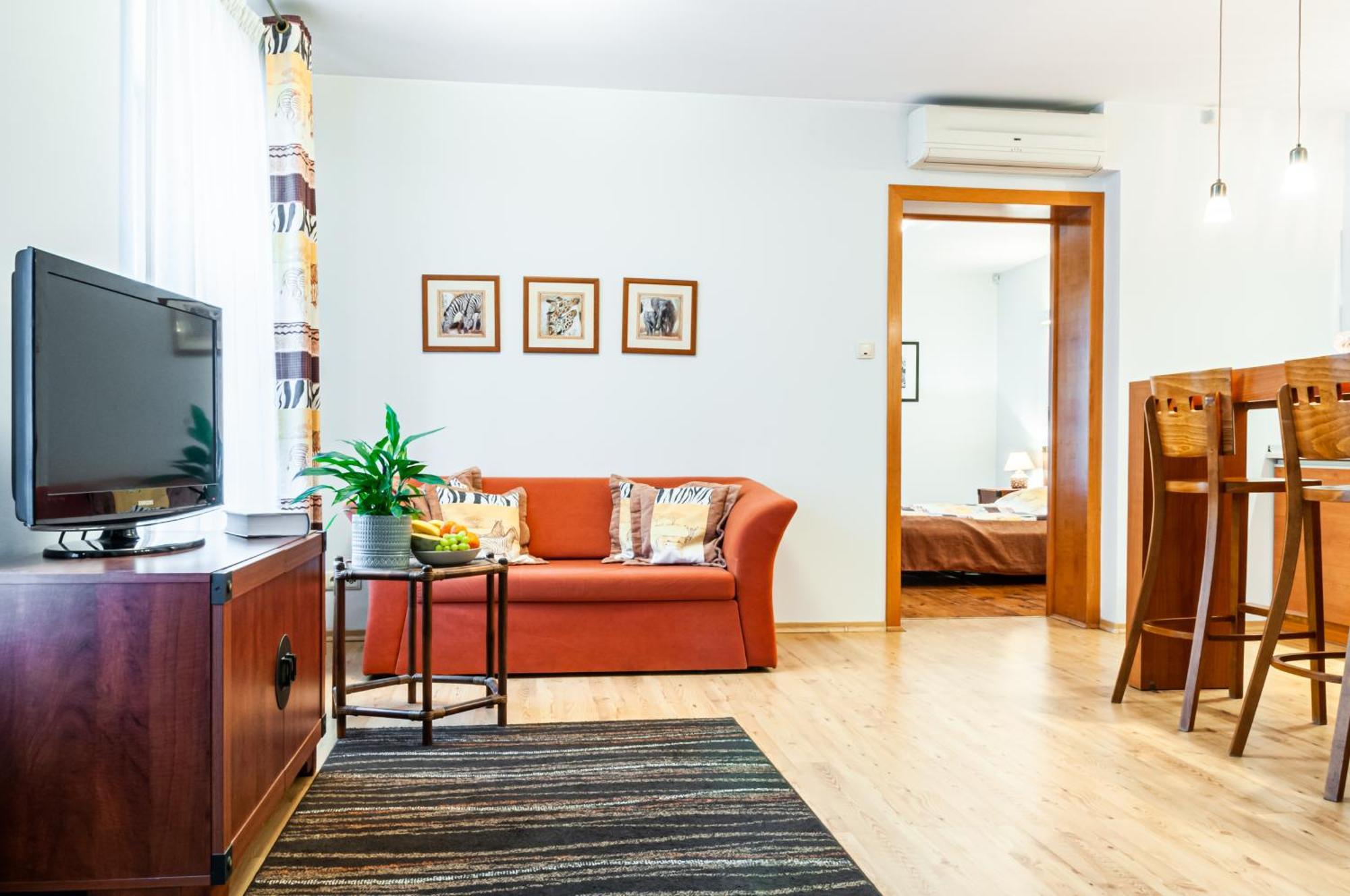 Home & Travel Лодз Екстериор снимка