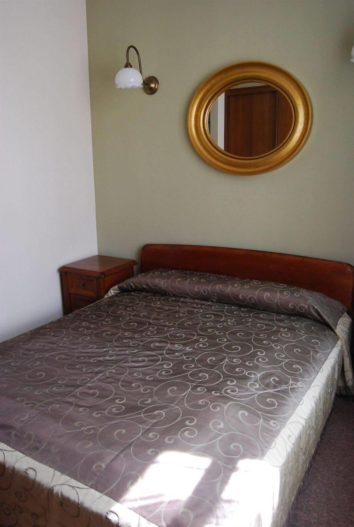 Home & Travel Лодз Екстериор снимка